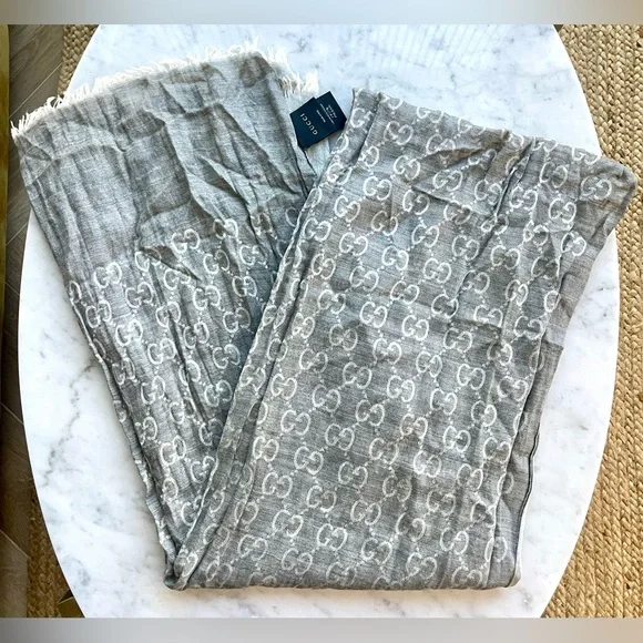 Gucci GG Lightweight wool/silk blend scarf, fringe, grey with white GGs, L, EUC - Picture 4 of 16